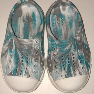 Natives Unisex Sz 4
